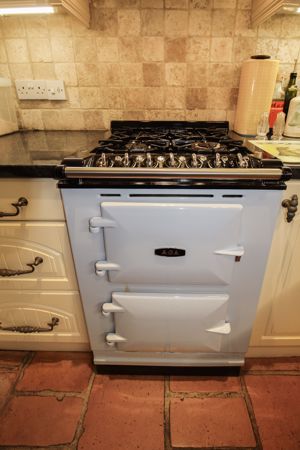 AGA ELECTRIC/GAS COOKER- click for photo gallery